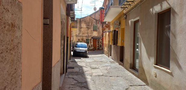 Iglesias – Locale Commerciale Via Pescivendoli mq. 88